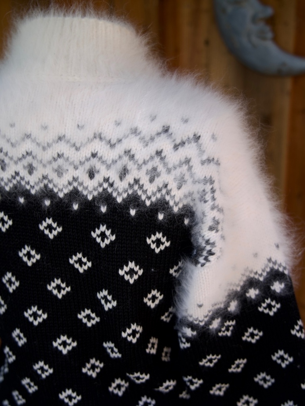 Vintage Wool/Angora Blend Hand Knit Fair Isle Black/White Ski Sweater Woman's S - Picture 14 of 17